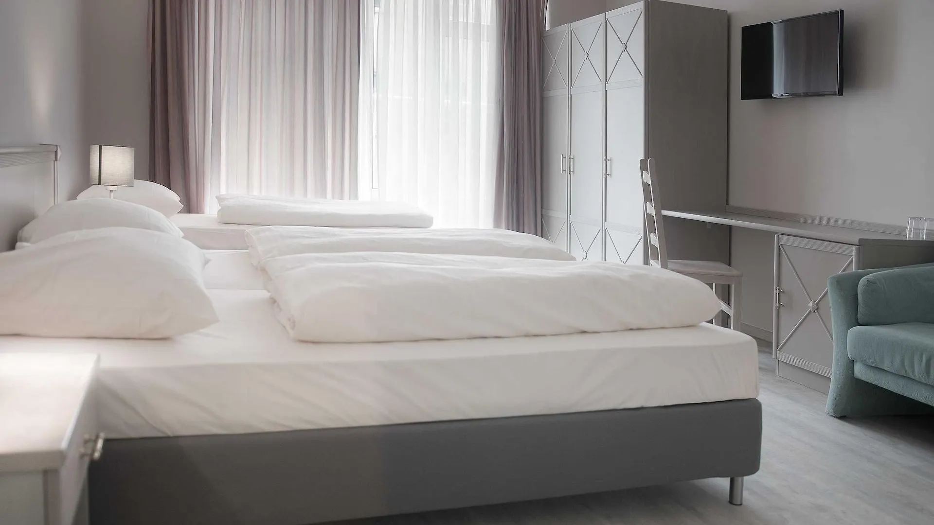 Hotel Deutsches Theater Munich 3*,